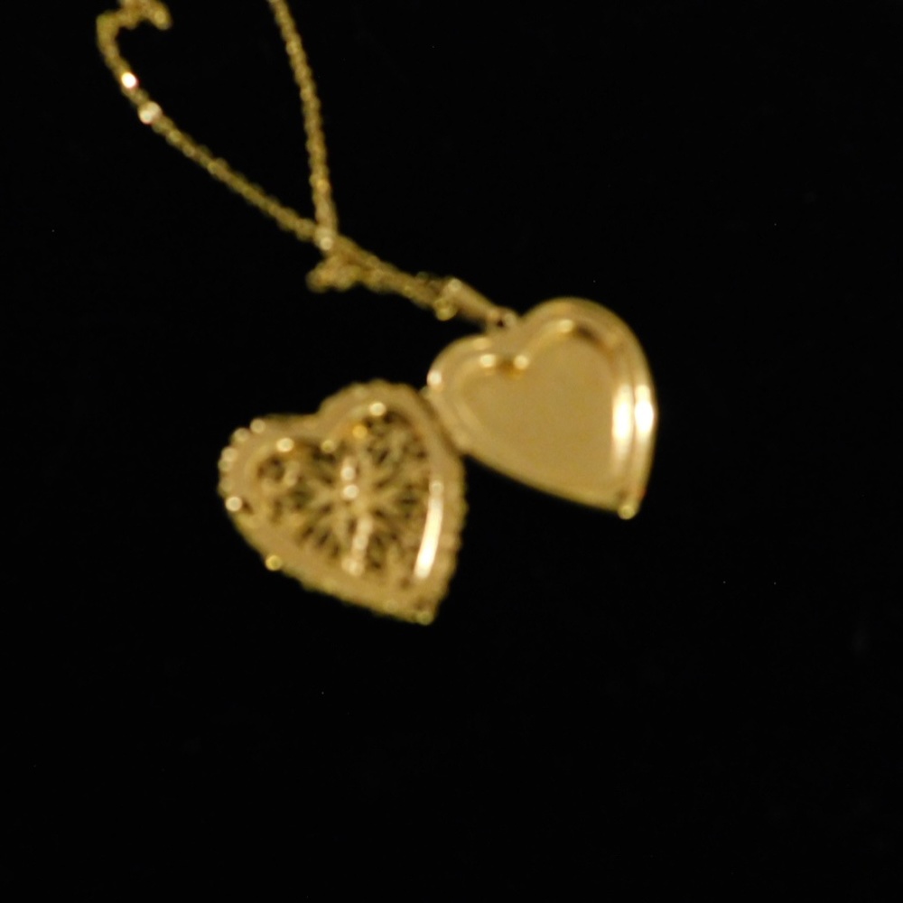 Gold Heart Locket Gold Chain - Picture 8 of 10